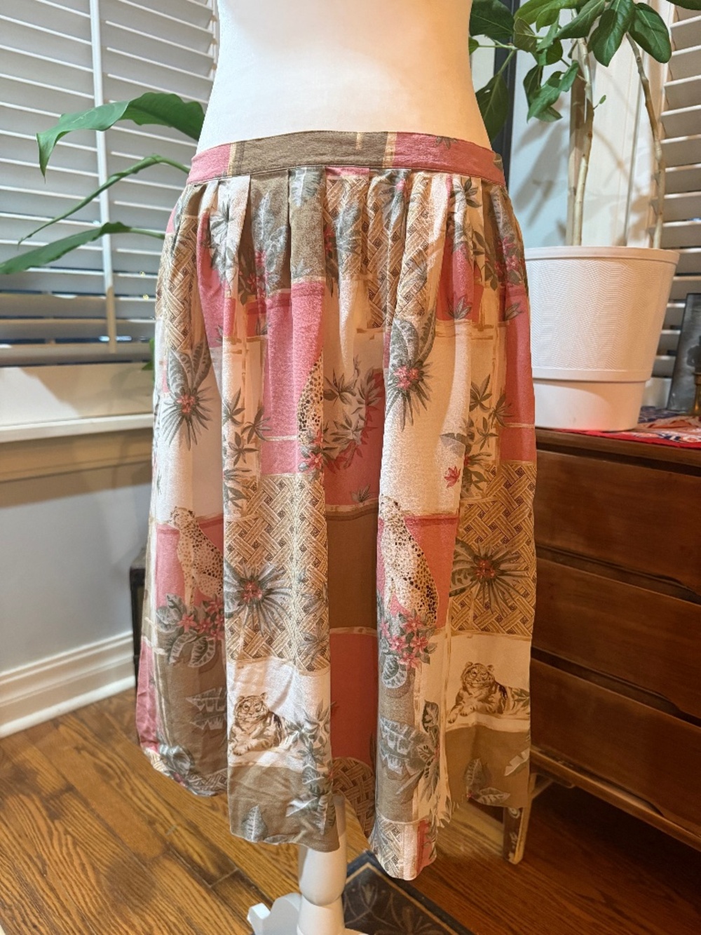 Vintage 100% silk animal print skirt.
